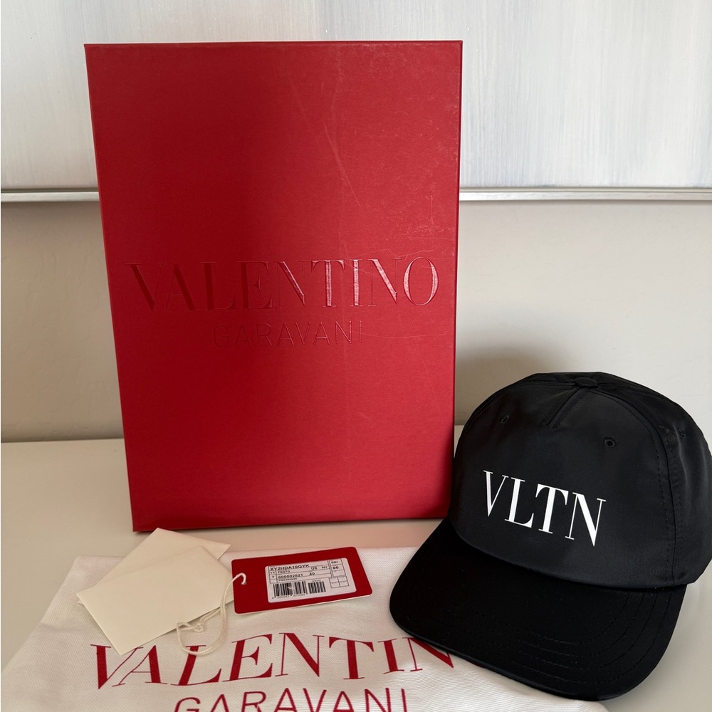 VALENTINO GARAVANI VLTN BASEBALL CAP